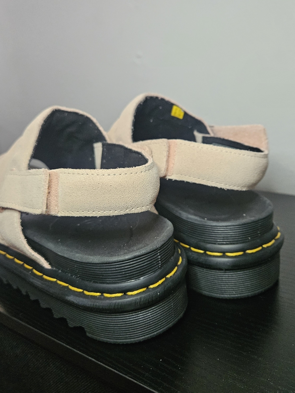 Dr. Martens Women's sandals suede Size 10 EU 42 Powder Pink kole - Picture 4 of 12